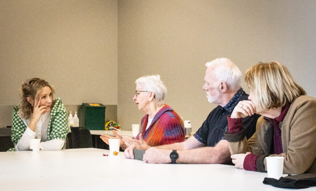 Karianne Tung i samtale med flere brukere