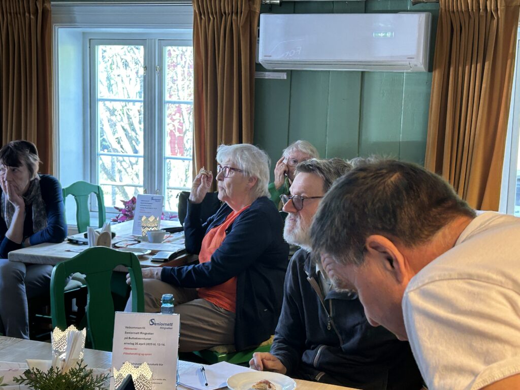 Bilde fra møtet på Buttekvernvegen i april.
